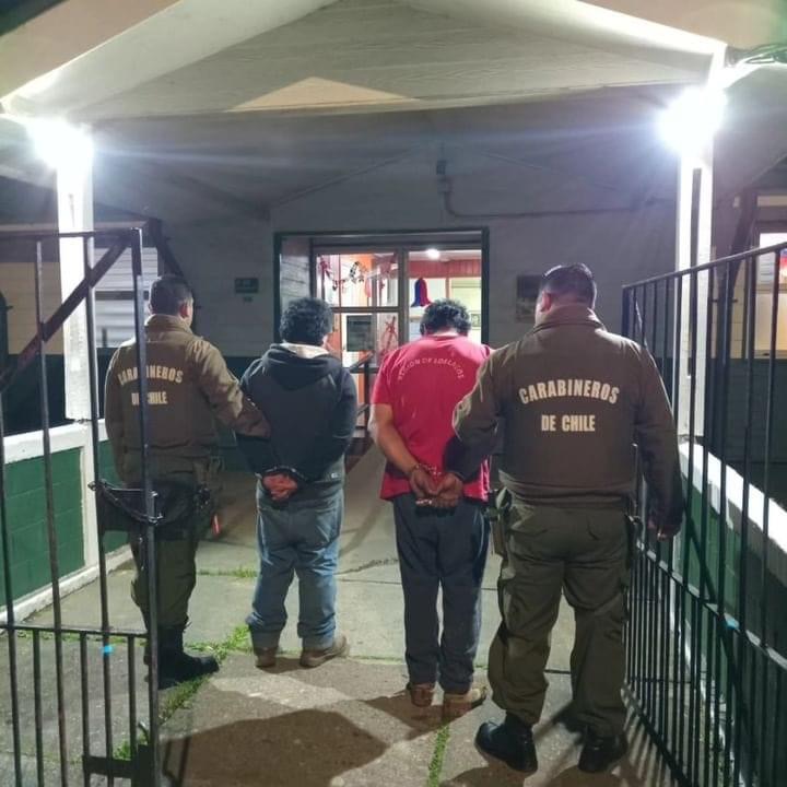 POR SUSTRACCIÓN DE MADERA DETIENEN A DOS SUJETOS EN PAILLACO - Analiza ...